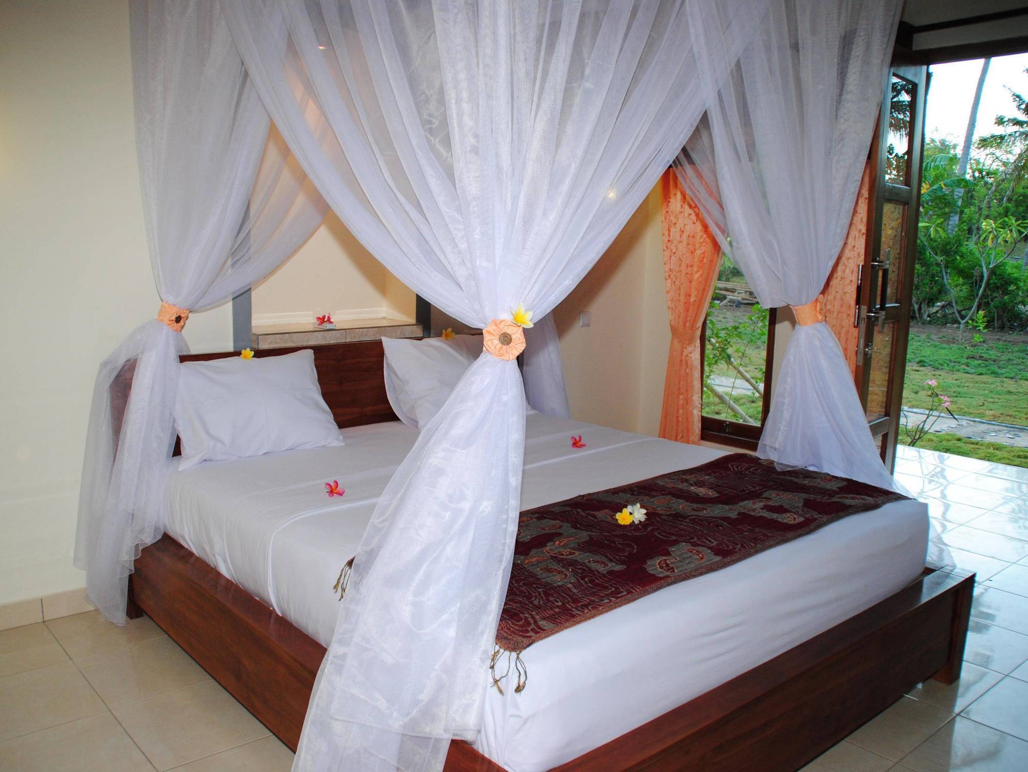 Tiara Homestay Pemuteran  Exterior photo